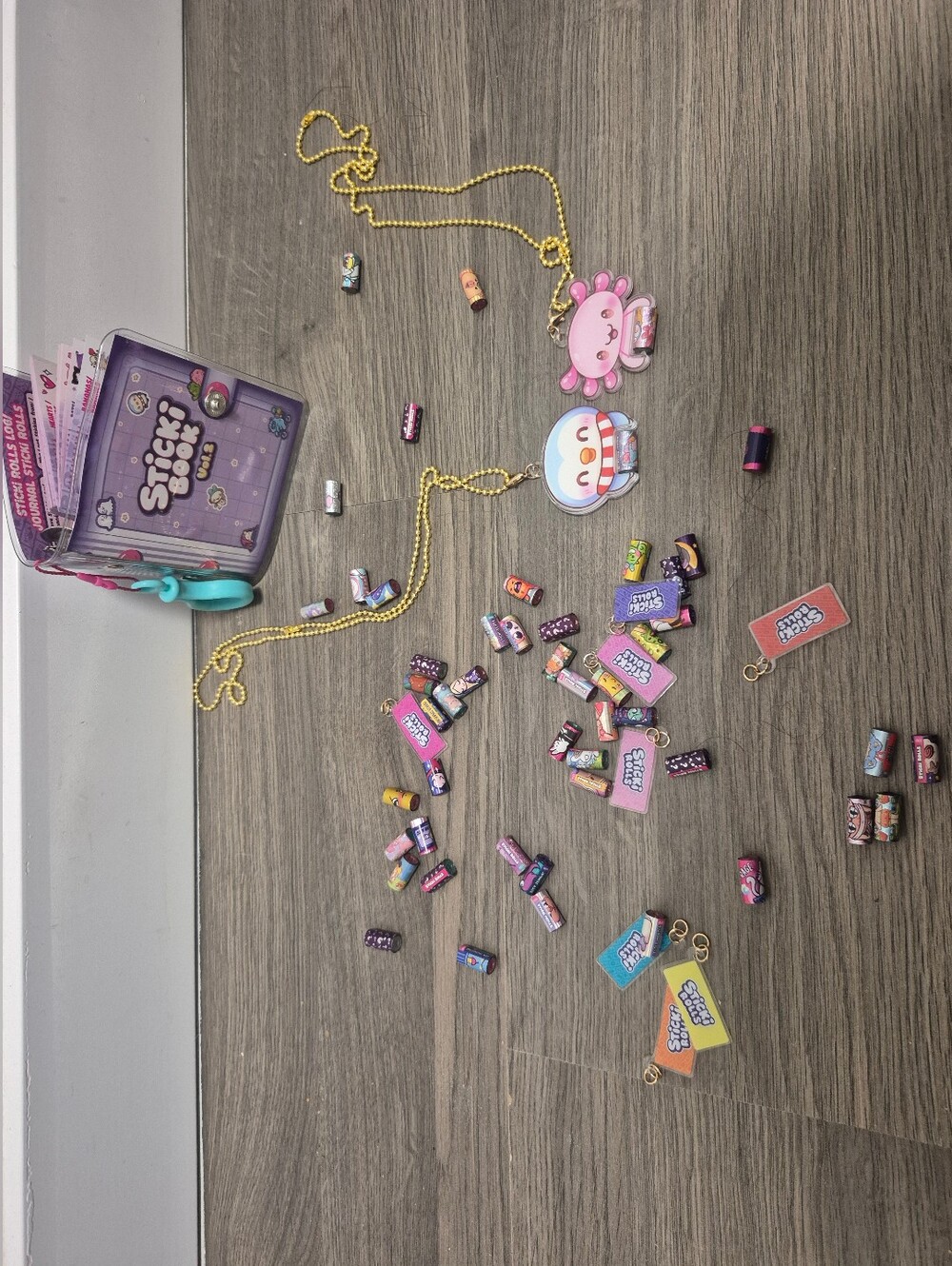 Sticki Rolls 2 Book, Necklaces And Rolls - Picture 2 of 5